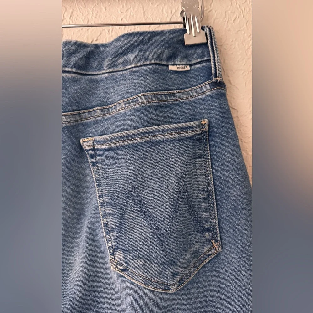 MOTHER Two-Tone Light to Mid Blue Wide-Leg Jeans - Picture 5 of 9